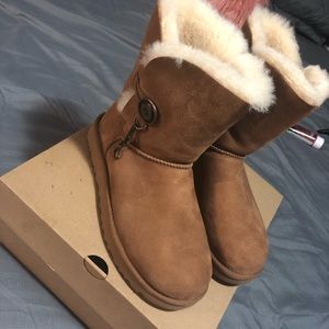 brown ugg boots